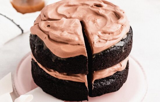 Chocolate-Caraml-Mini-Cake-BUTTERANDBLISS-6-of-10-550x350